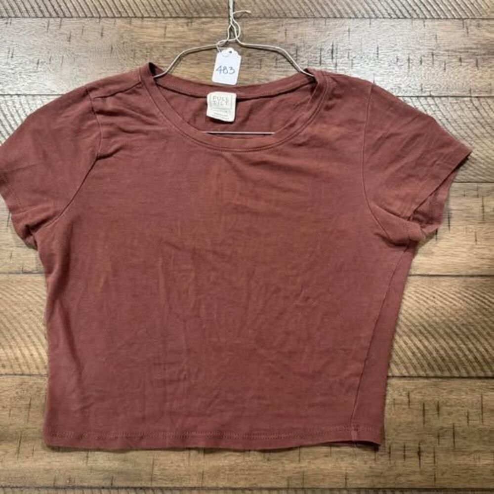 Full Tilt Essentials Crop Top Medium